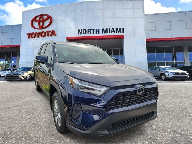 2025 Toyota RAV4 XLE's photo