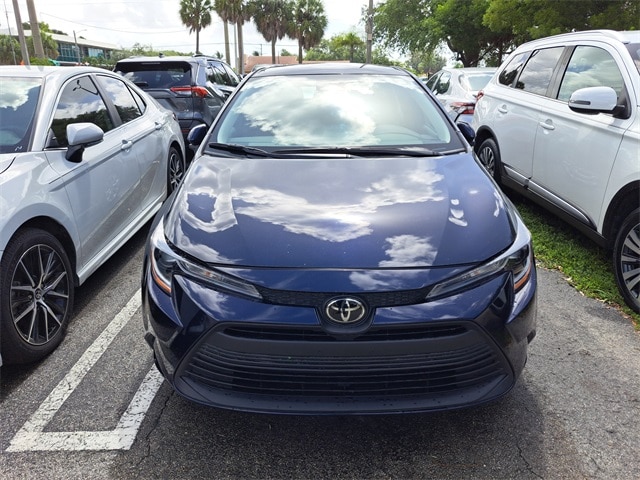 Used 2025 Toyota Corolla LE with VIN 5YFB4MDEXSP238733 for sale in Northfield, Minnesota