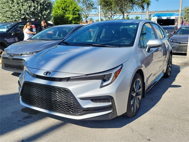 2026 Toyota Corolla SE photo 2