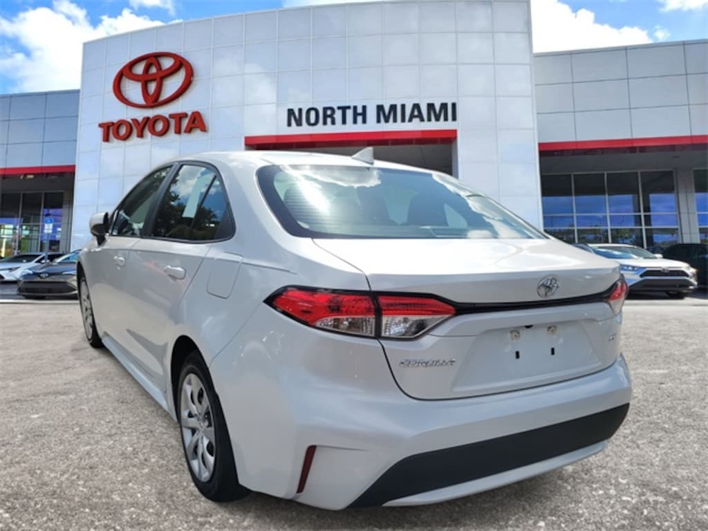 Used 2022 Toyota Corolla LE Sedan