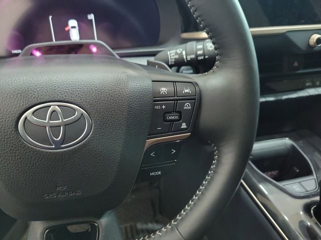 2025 Toyota Crown Signia Limited - Photo 16