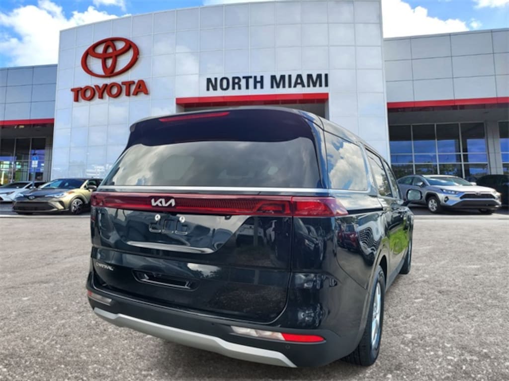 Used 2024 Kia Carnival LX MPV