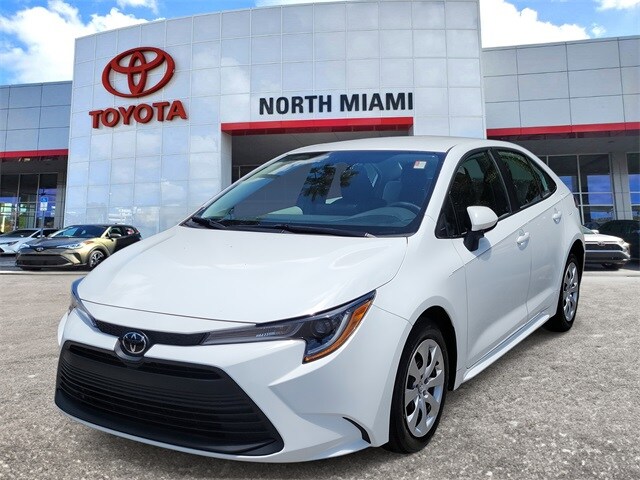2023 Toyota Corolla LE photo 2