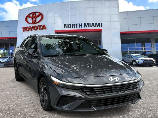 2025 Hyundai Elantra 1.6 SEL Sport's photo