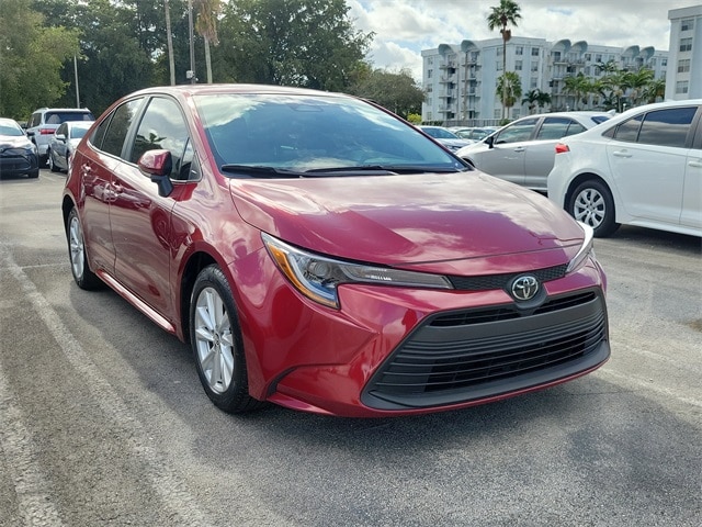 2025 Toyota Corolla LE's photo