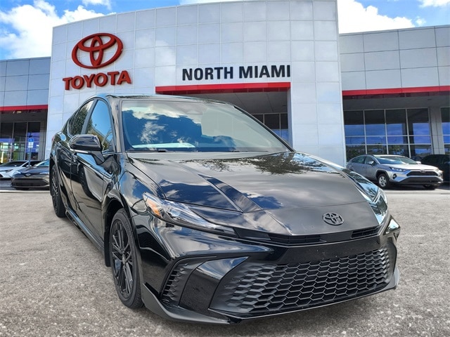 2026 Toyota Camry SE's photo