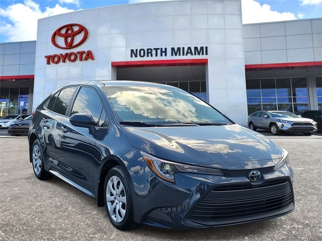 2024 Toyota Corolla LE's photo