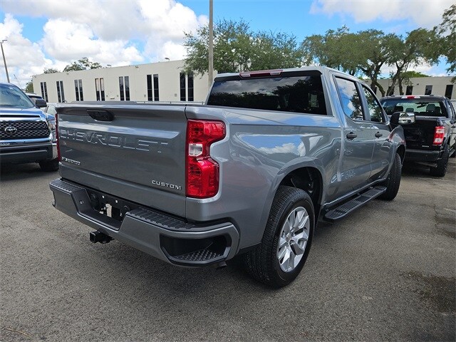 2025 Chevrolet Silverado 1500 Custom photo 4