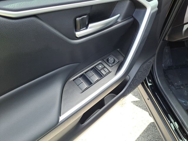 2025 Toyota RAV4 Woodland Edition - Photo 14