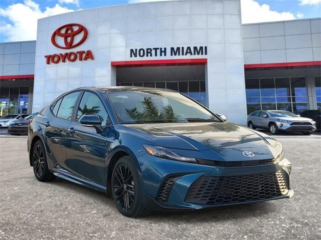 Used 2025 Toyota Camry SE Sedan
