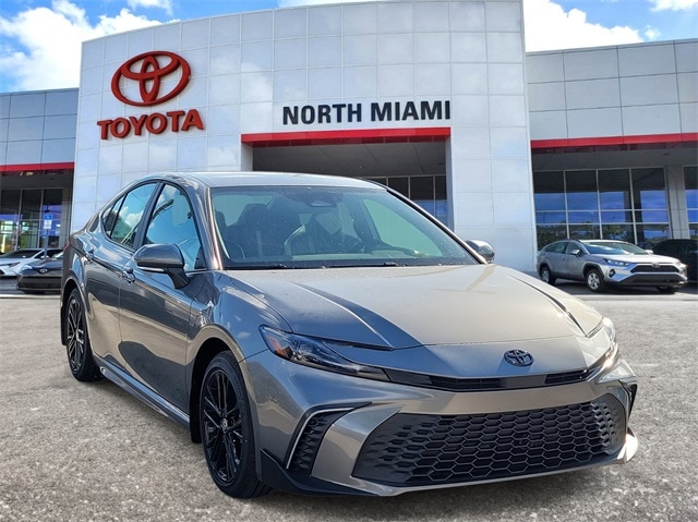 2026 Toyota Camry SE's photo