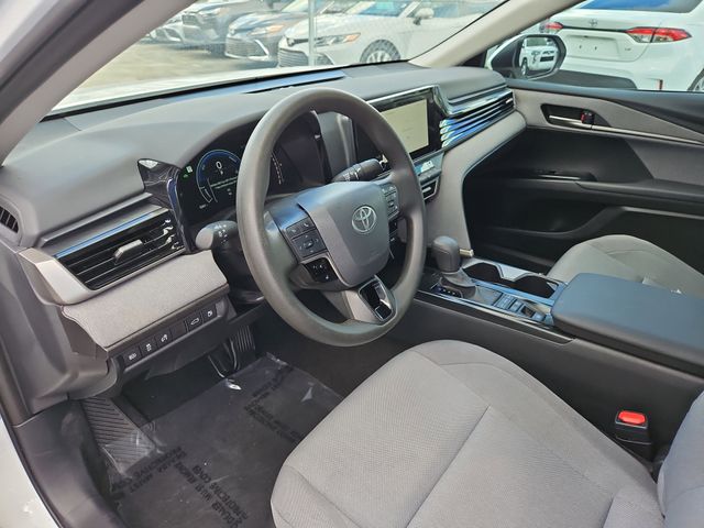 2025 Toyota Camry LE - Photo 8