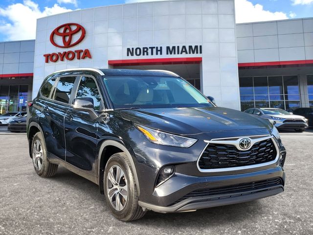 2024 Toyota Highlander SUV 