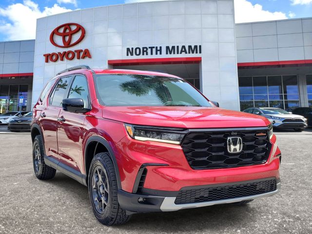 2025 Honda Pilot TrailSport AWD's photo