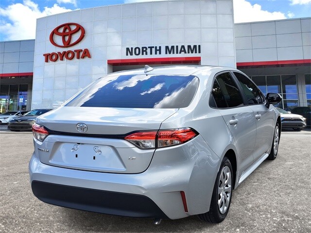 2024 Toyota Corolla LE photo 4