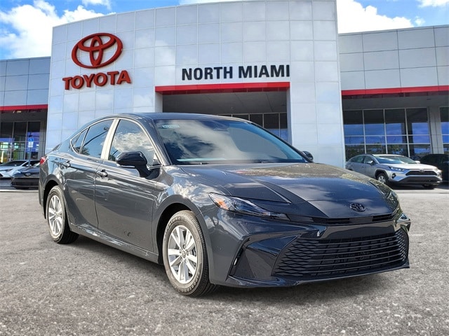 2026 Toyota Camry LE's photo