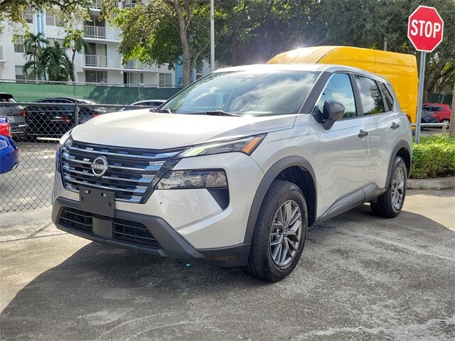 2024 Nissan Rogue S photo 2