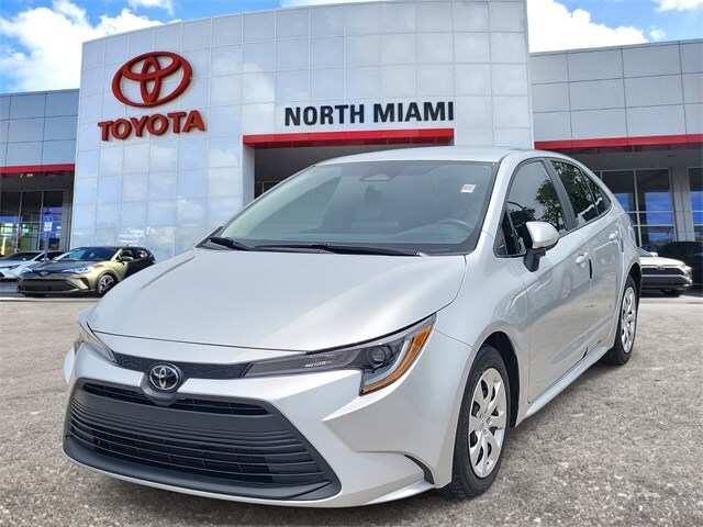2024 Toyota Corolla LE photo 2
