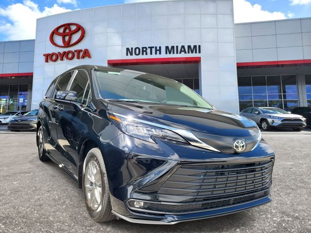 2026 Toyota Sienna Van Passenger Van 