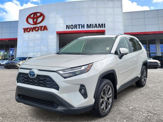2022 Toyota RAV4 XLE Premium photo 2