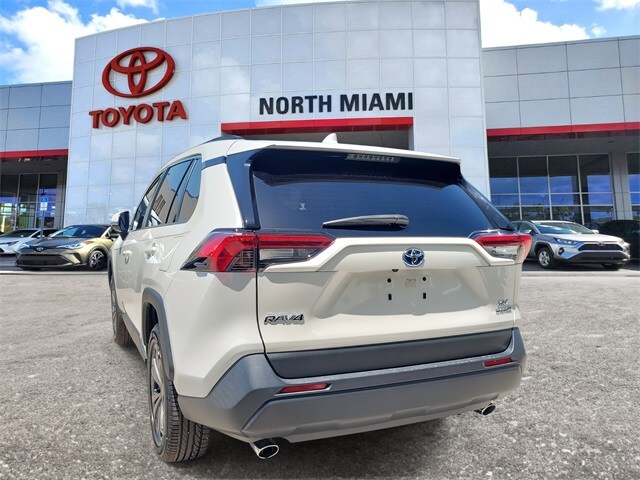 2022 Toyota RAV4 Hybrid XLE Premium photo 3