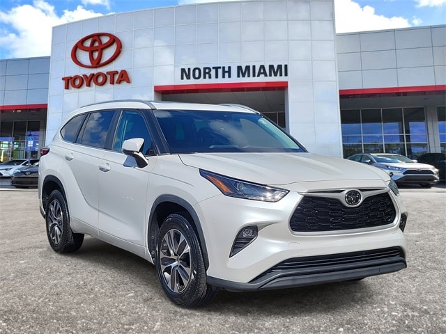 2023 Toyota Highlander SUV 