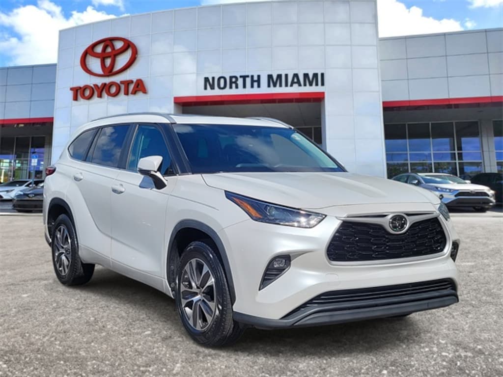 Used 2023 Toyota Highlander XLE SUV