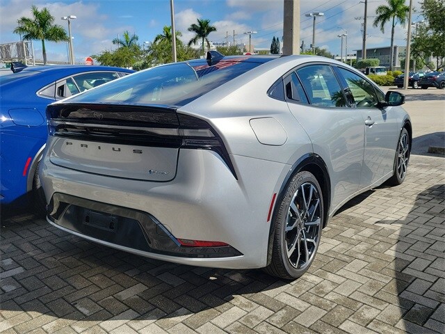 2026 Toyota Prius Plug-in Hybrid XSE photo 4