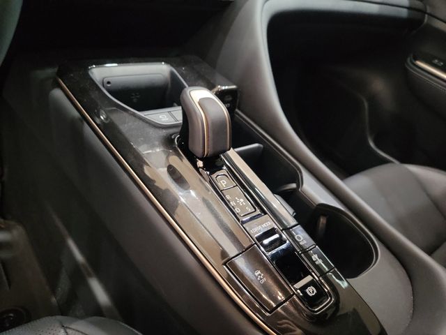 2025 Toyota Crown Signia Limited - Photo 20