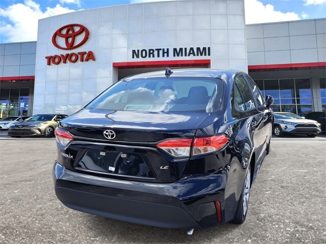 2025 Toyota Corolla LE photo 3