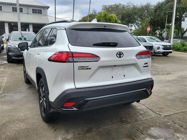 2024 Toyota Corolla Hybrid XSE photo 3