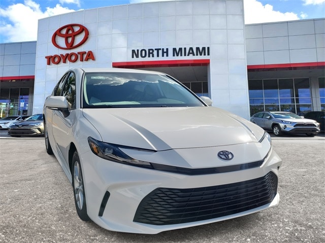 2026 Toyota Camry LE's photo