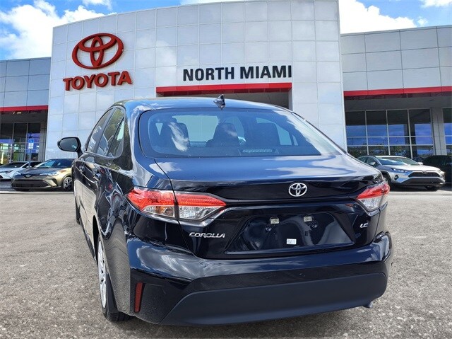2025 Toyota Corolla LE photo 2