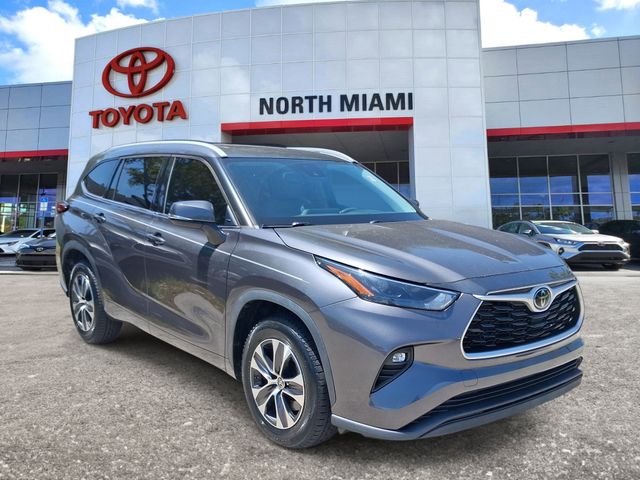 2022 Toyota Highlander SUV 