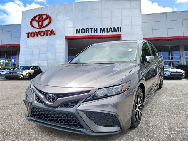 2023 Toyota Camry SE photo 2