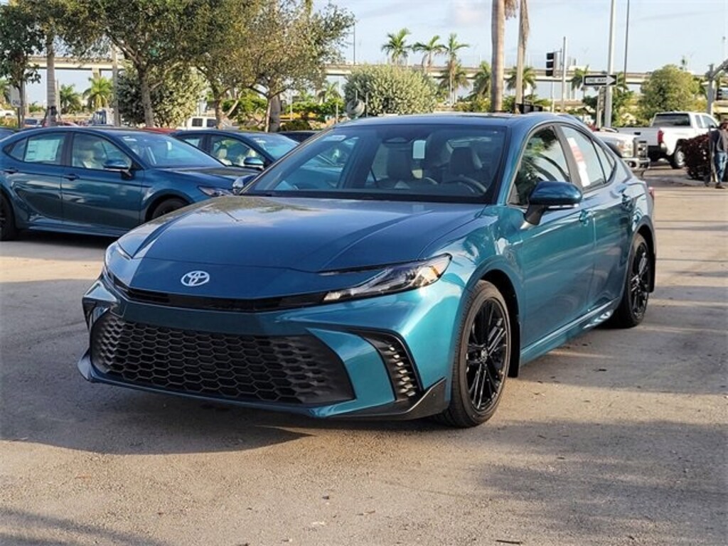 Used 2025 Toyota Camry SE Sedan