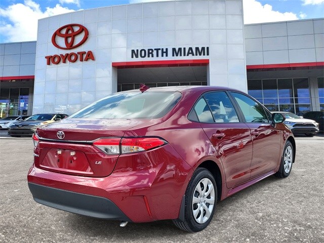 2025 Toyota Corolla LE photo 4