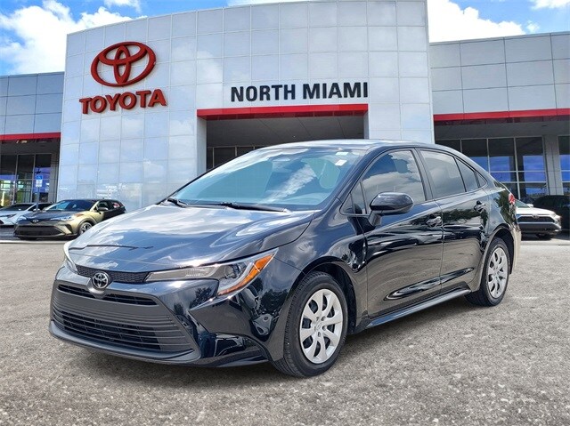 2023 Toyota Corolla LE photo 2
