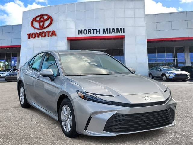 2026 Toyota Camry LE's photo