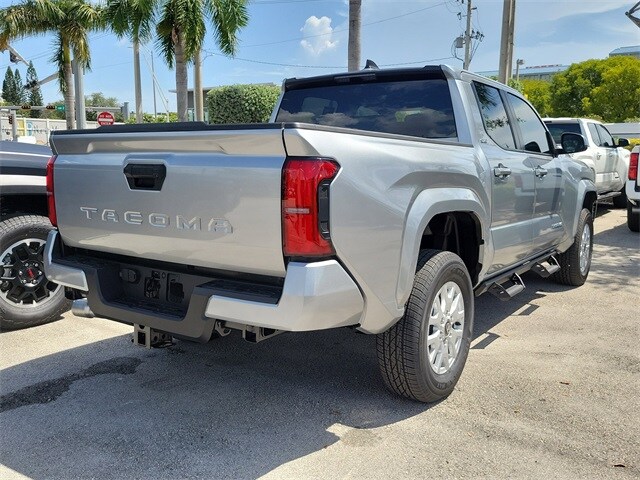 2025 Toyota Tacoma SR5 photo 4