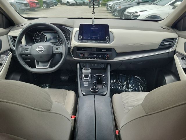 2025 Nissan Rogue SV - Photo 9