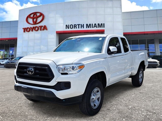 2023 Toyota Tacoma SR photo 2