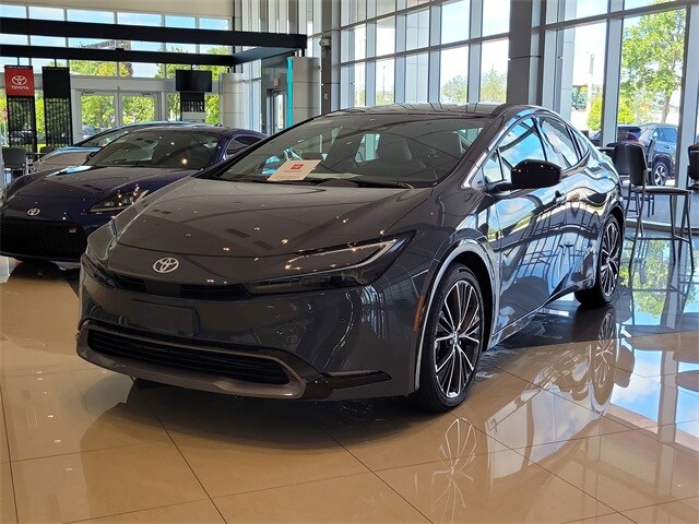 2026 Toyota Prius XLE photo 2