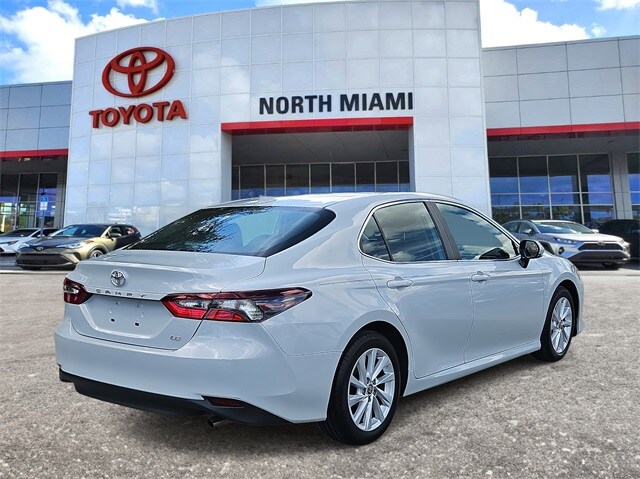 2024 Toyota Camry LE photo 4