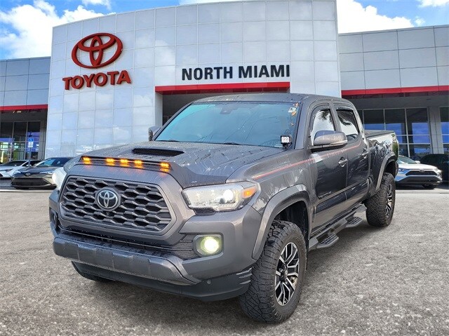 2023 Toyota Tacoma TRD Sport photo 2