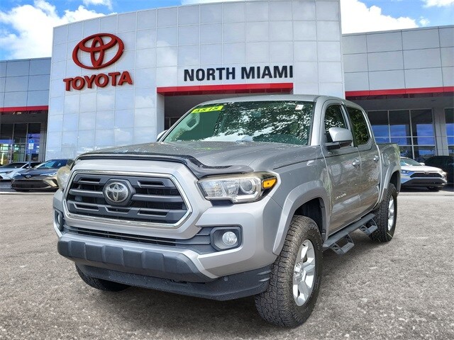 2018 Toyota Tacoma SR5 TRD Sport photo 2