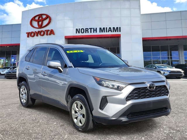 2020 Toyota RAV4 LE