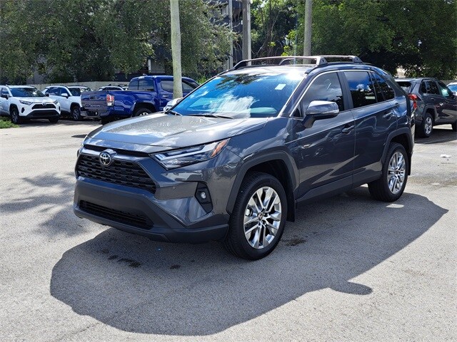 2025 Toyota RAV4 XLE Premium photo 2