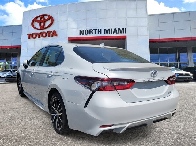 2024 Toyota Camry SE photo 2