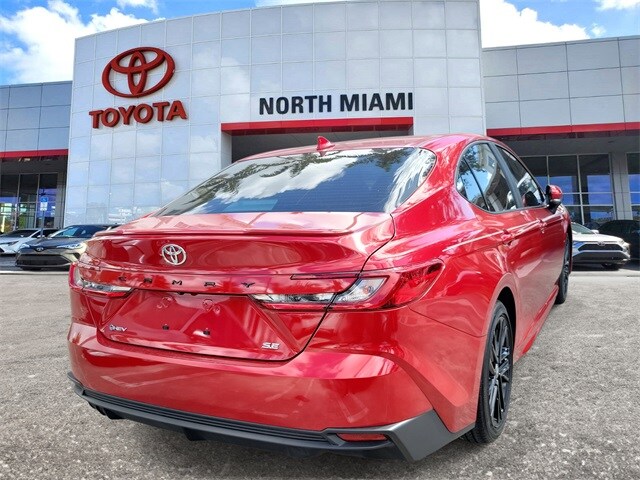 2025 Toyota Camry SE photo 4